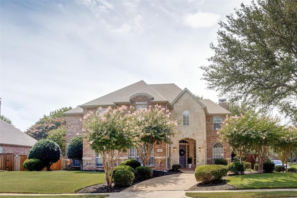 613 Comanche Dr