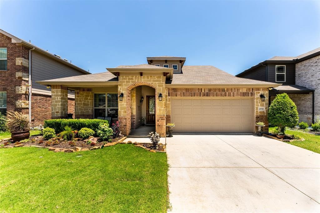 4733 Redbud Dr