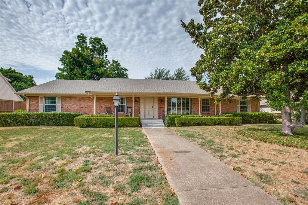7624 Roundrock Rd