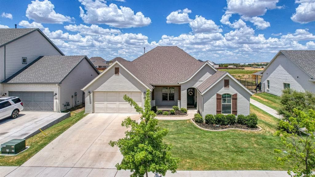 728 Tallgrass Dr