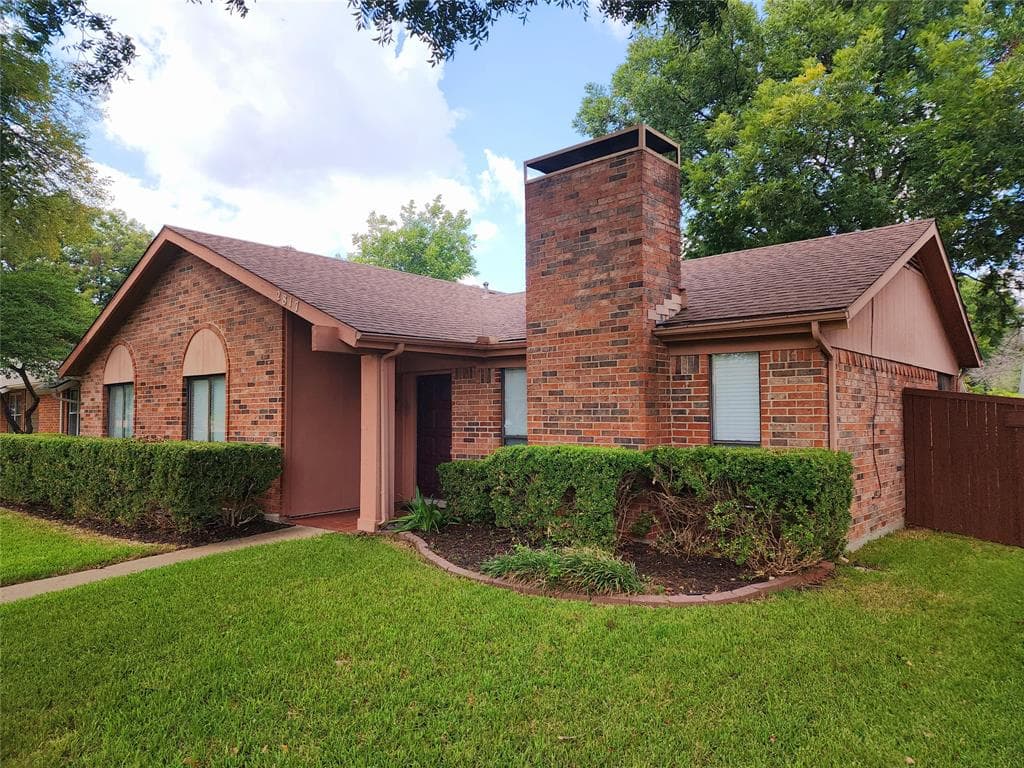 2817 Holy Cross Ln