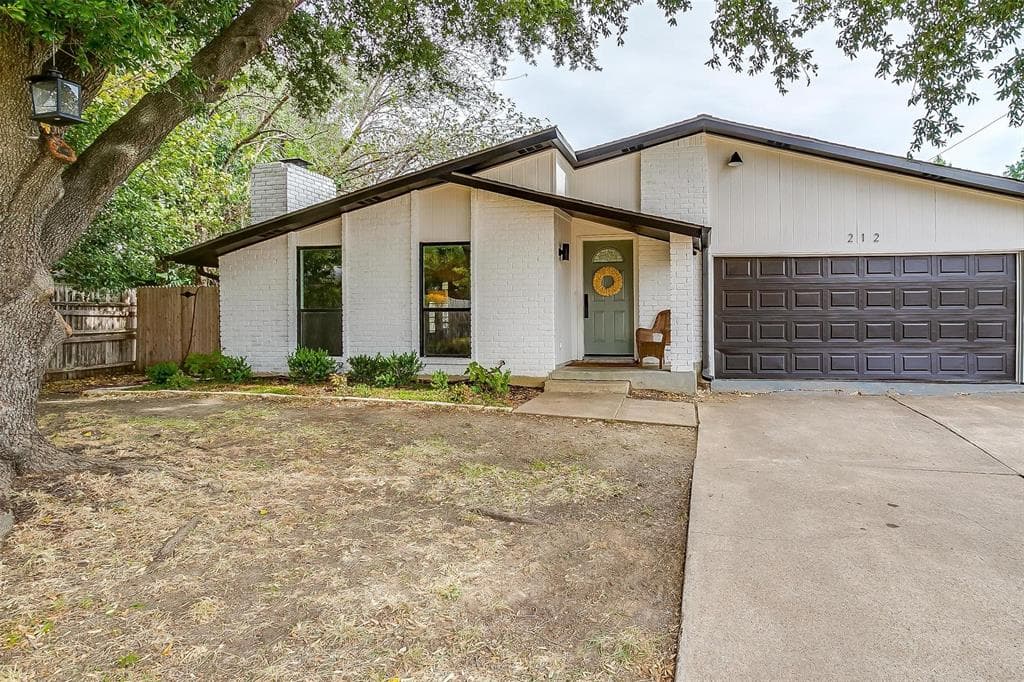 212 Chamberland Ct