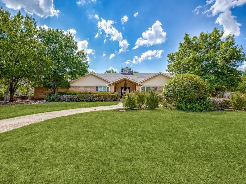 1705 Arapaho Cir