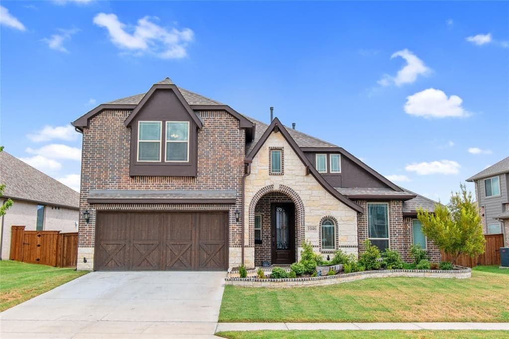 1046 Canterbury Ln