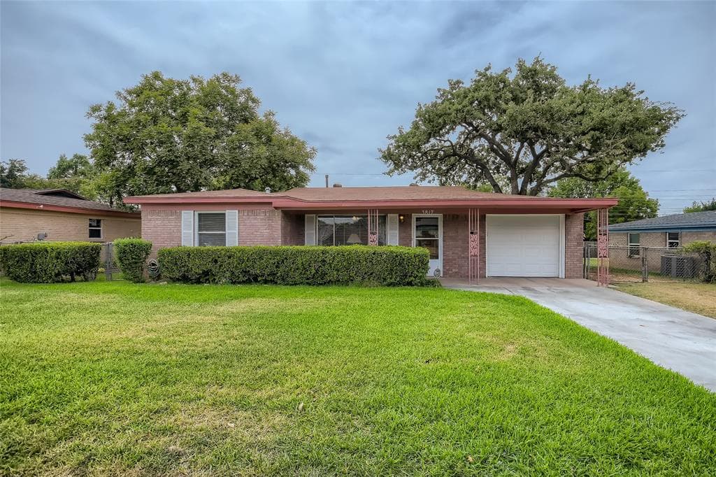 3817 Delaware Trl