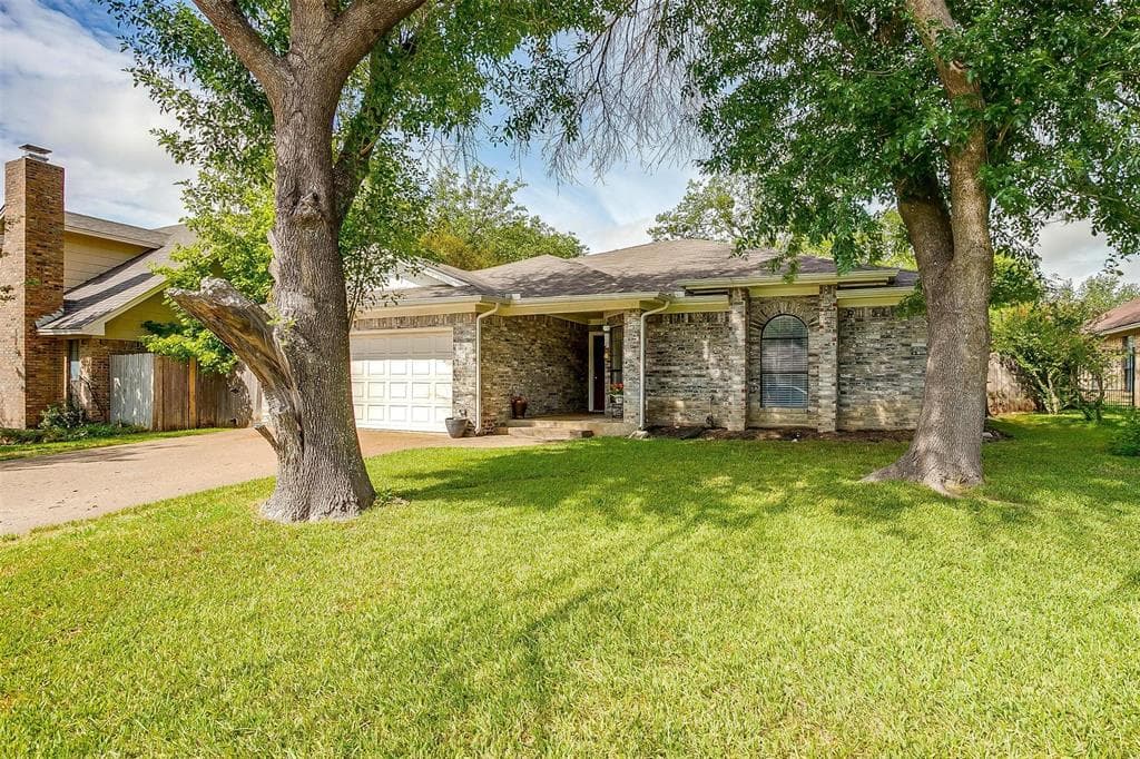 3716 Devonaire Dr