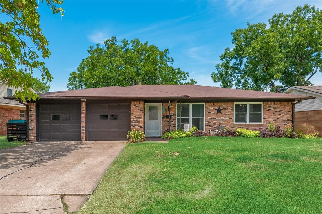 409 W Anita St