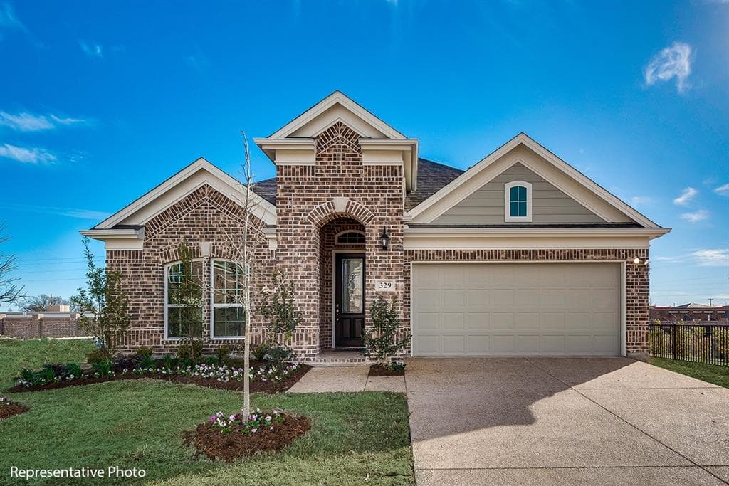 366 Gleneagles Dr