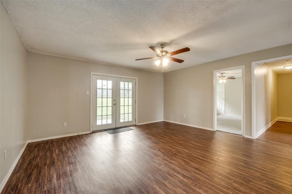 3708 Cobblestone Dr