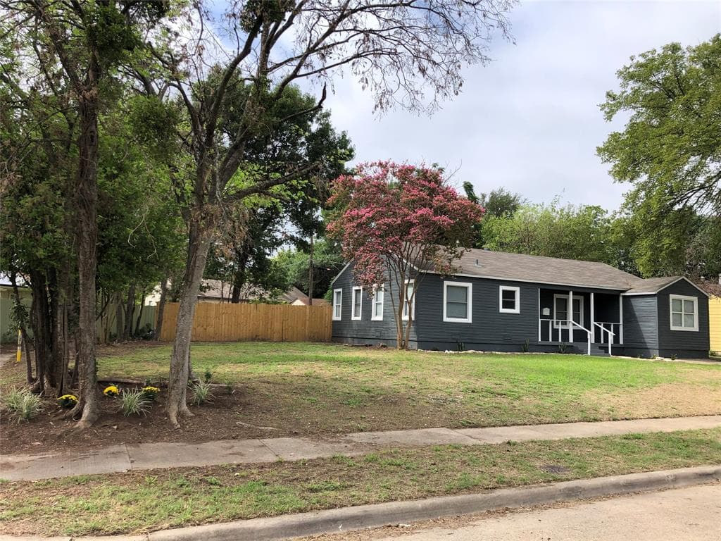 2614 Poinsettia Dr