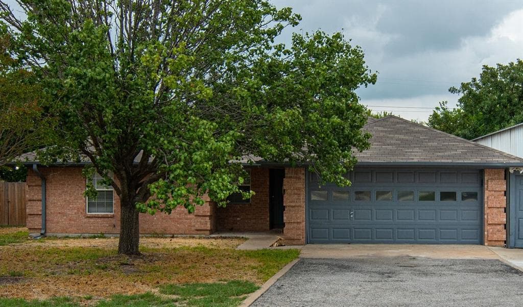 1504 Azle Hwy