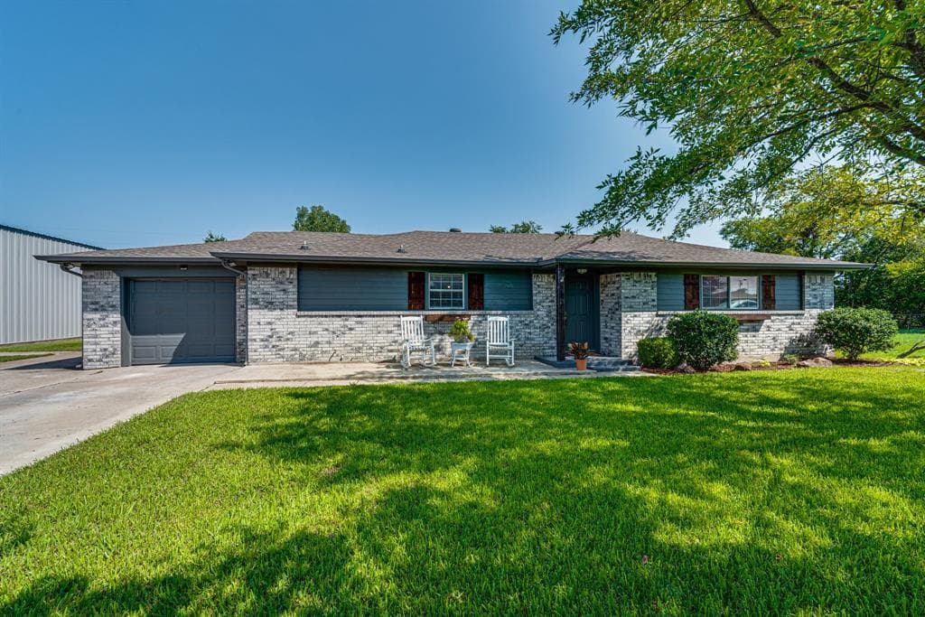 607 Sunrise Dr