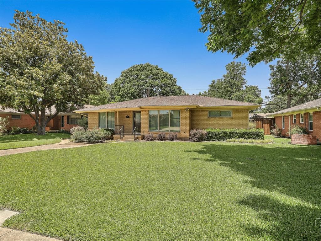 702 Westwood Dr