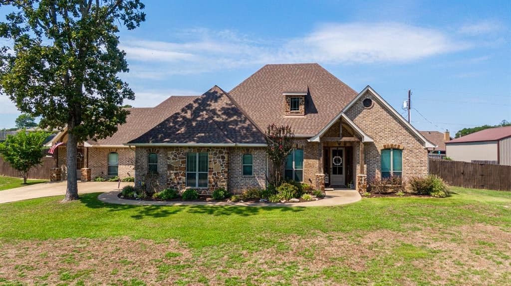 235 Towering Oaks Ln
