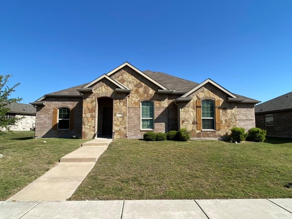 1945 Rainwater Way