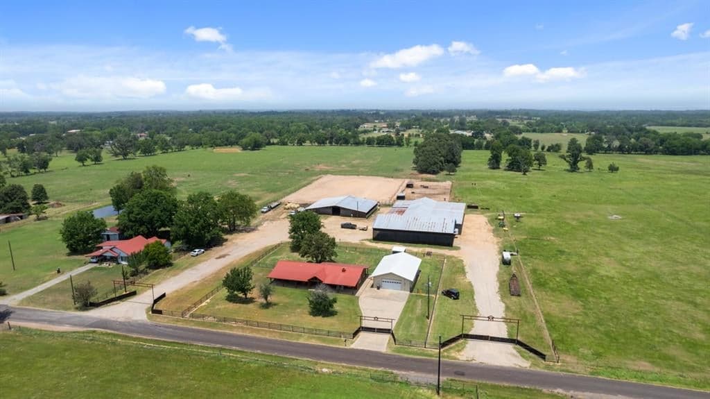 916 County Road 2375