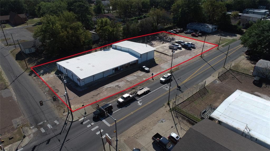 790 N Main St