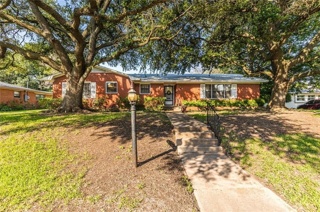 Main property image