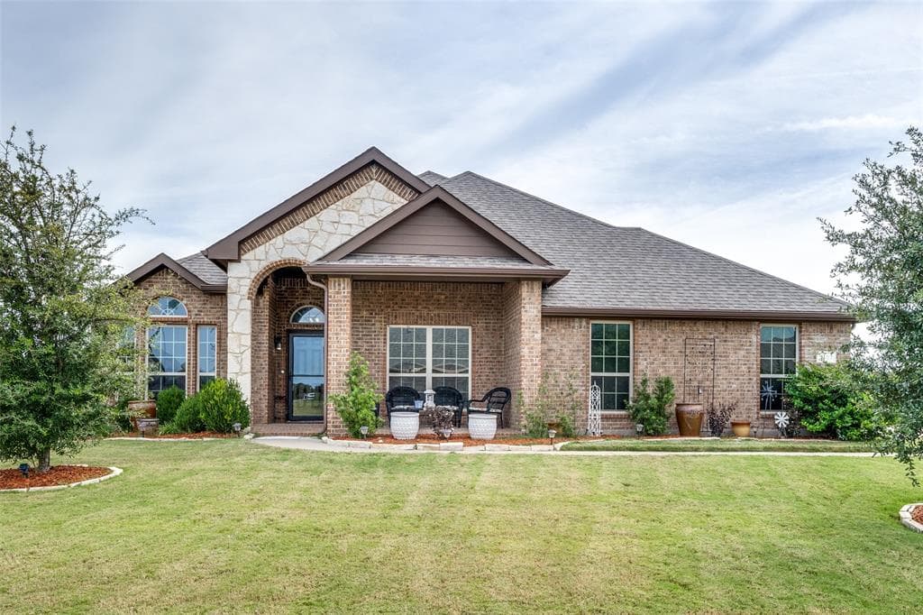 1402 Majestic Meadows Dr