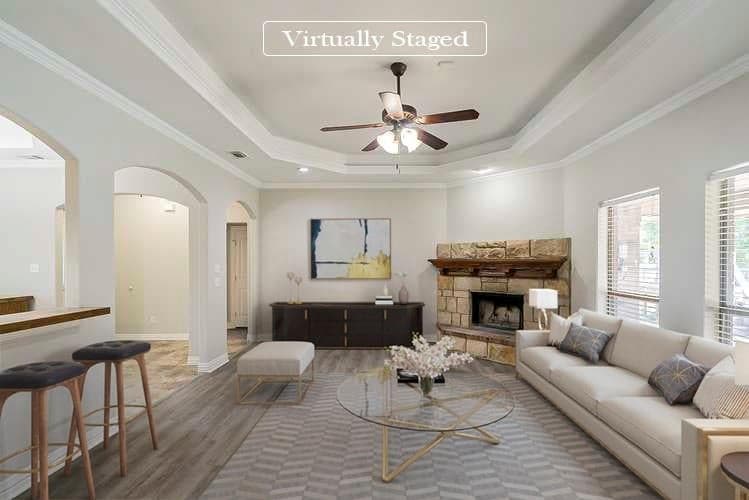 301 Jade Ln