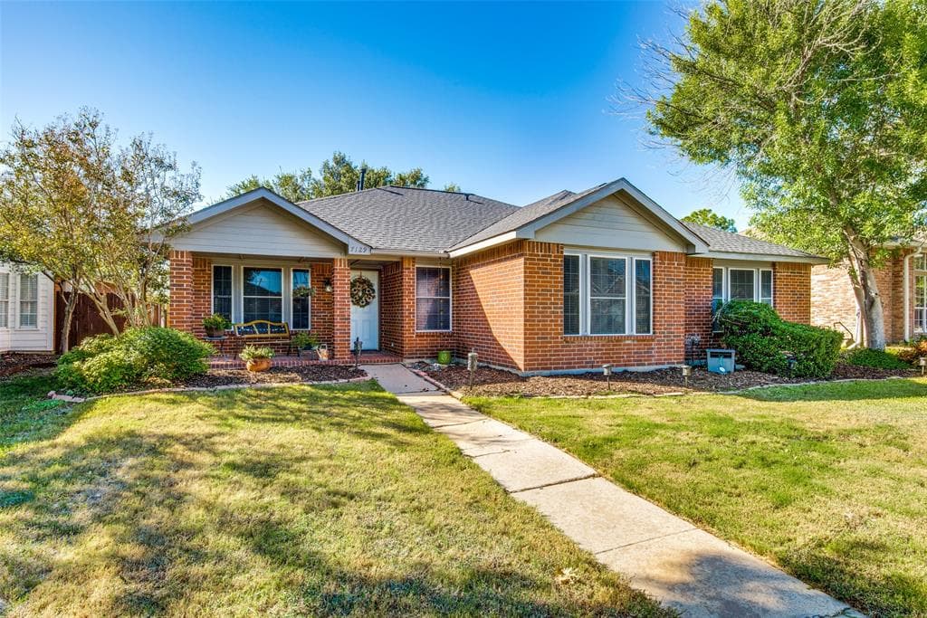7129 Fox Dr