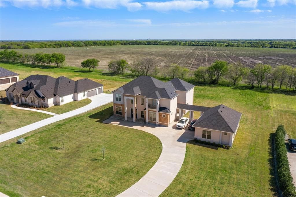 4434 Lake Breeze Dr