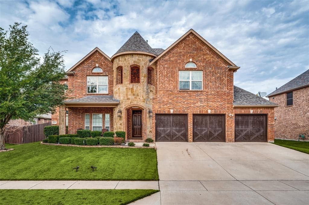 870 Twin Buttes Dr