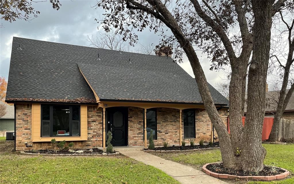 363 Meadowcreek Dr