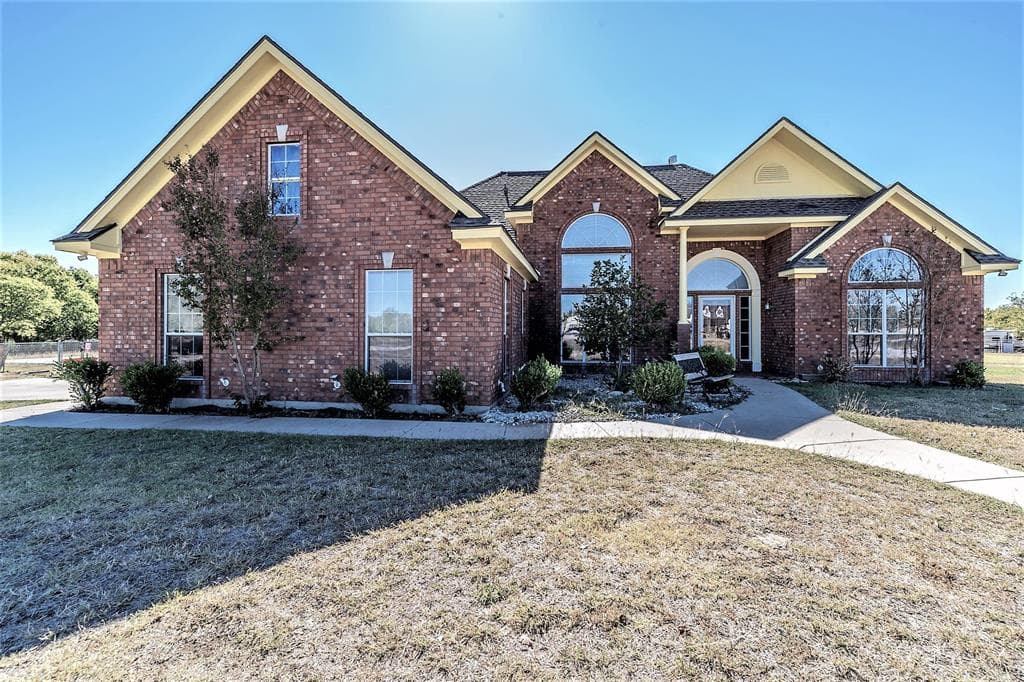 104 Honeysuckle Dr