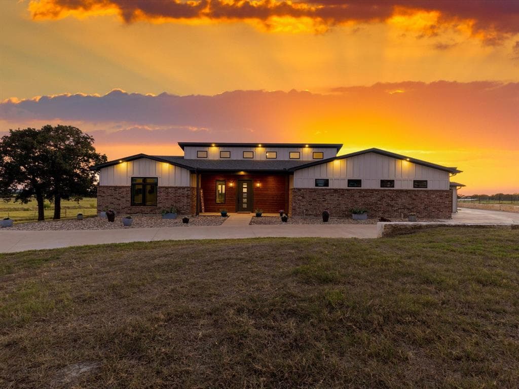 6530 Wild Cat Knob Rd