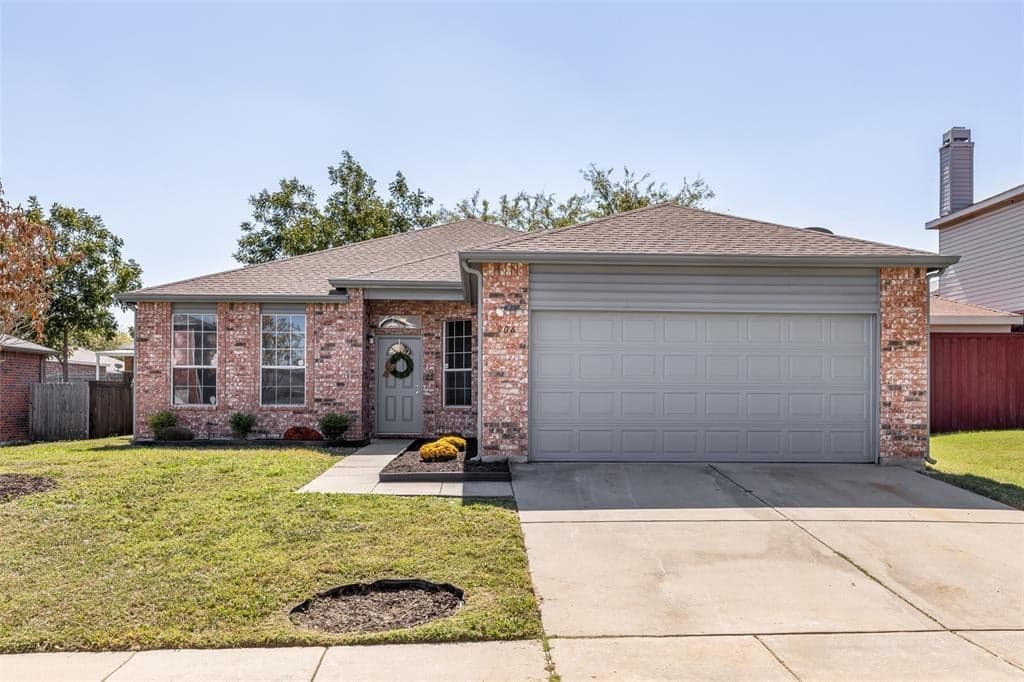 906 Medina Dr
