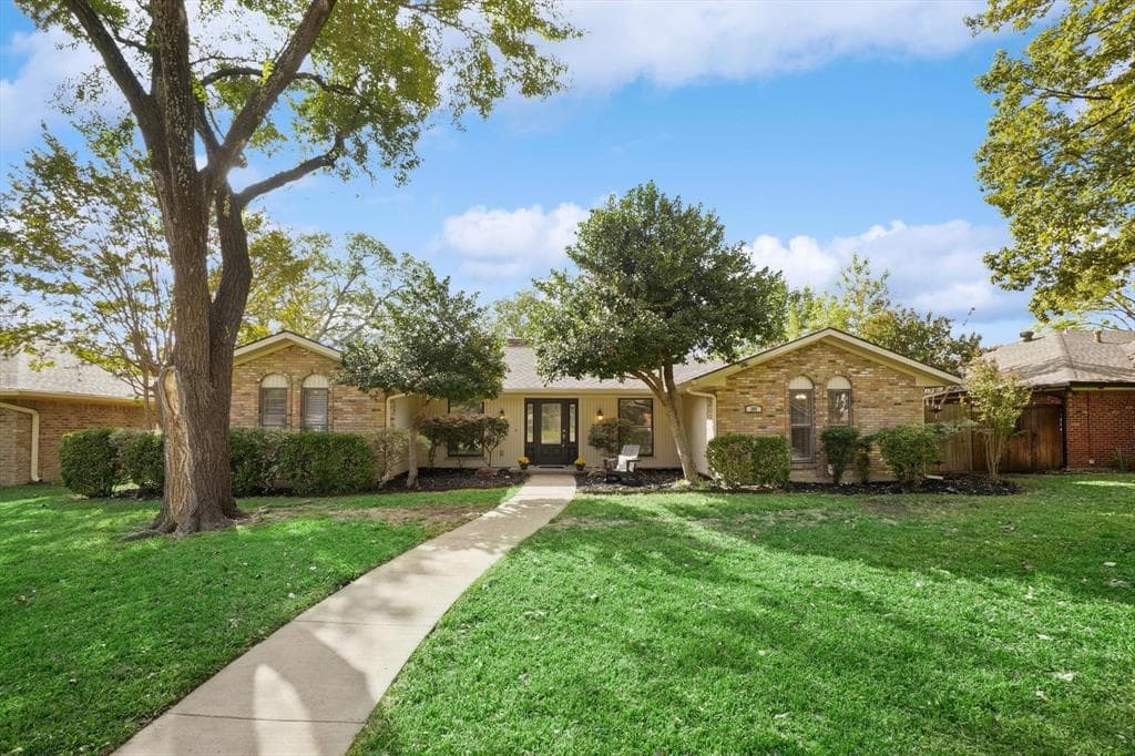309 Forest Grove Dr