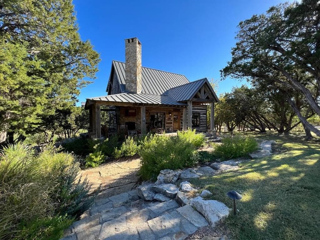 1008 Waterfall Way