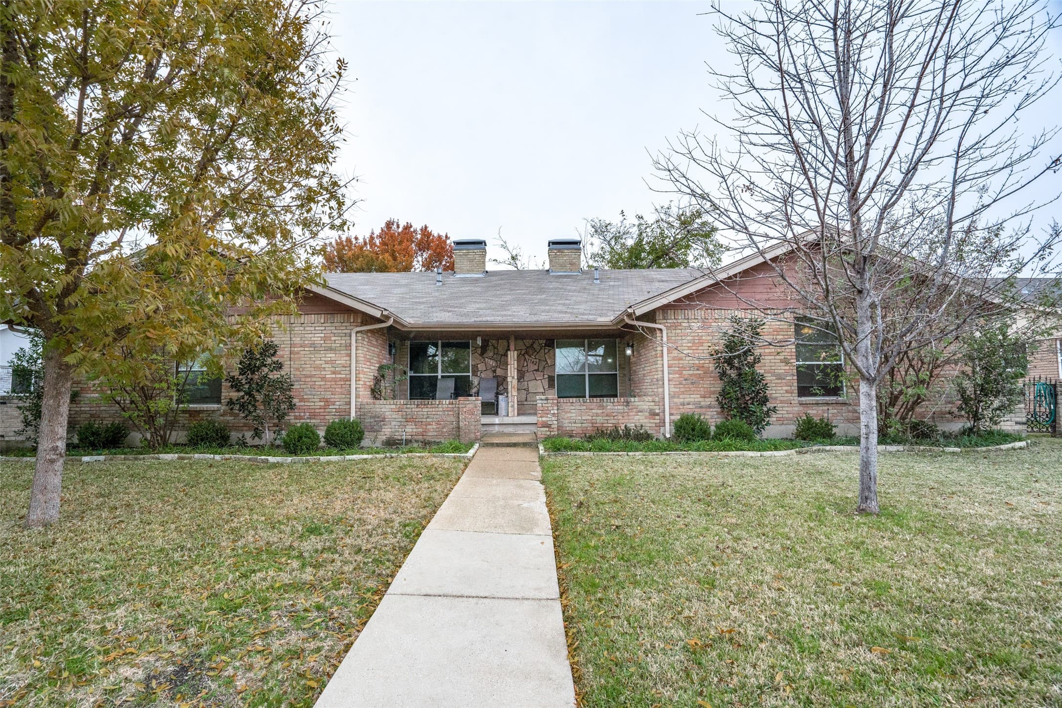 7742 Dentcrest Dr