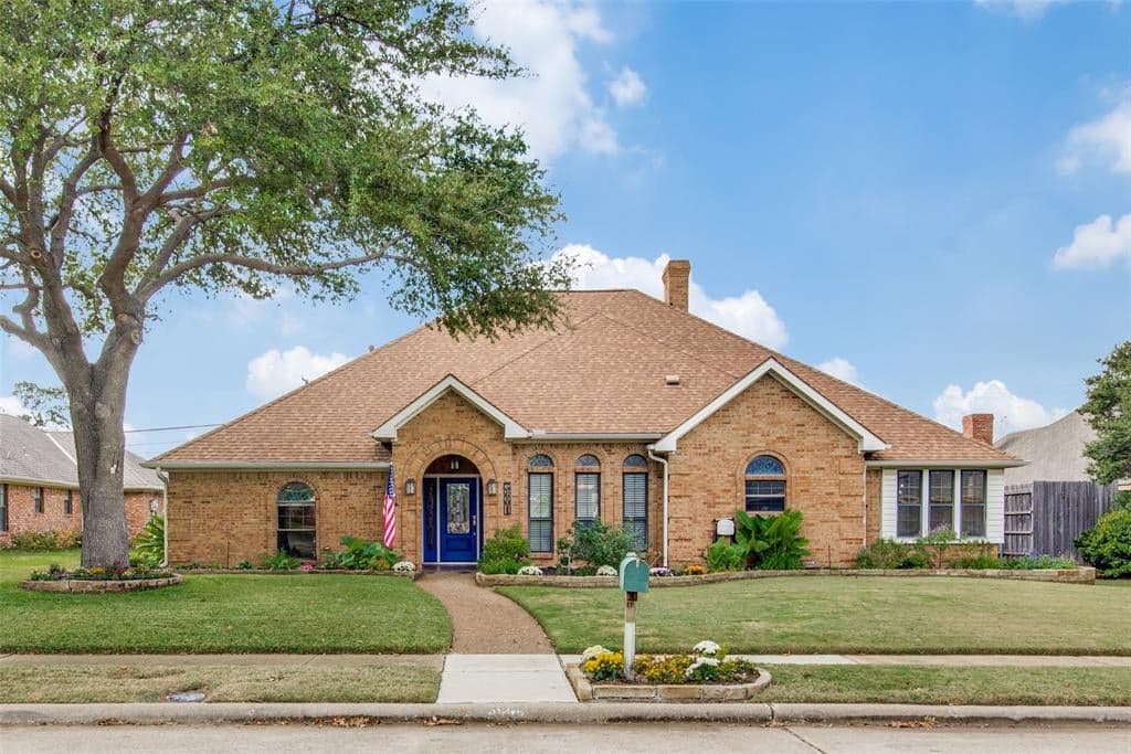 3601 Plymouth Dr