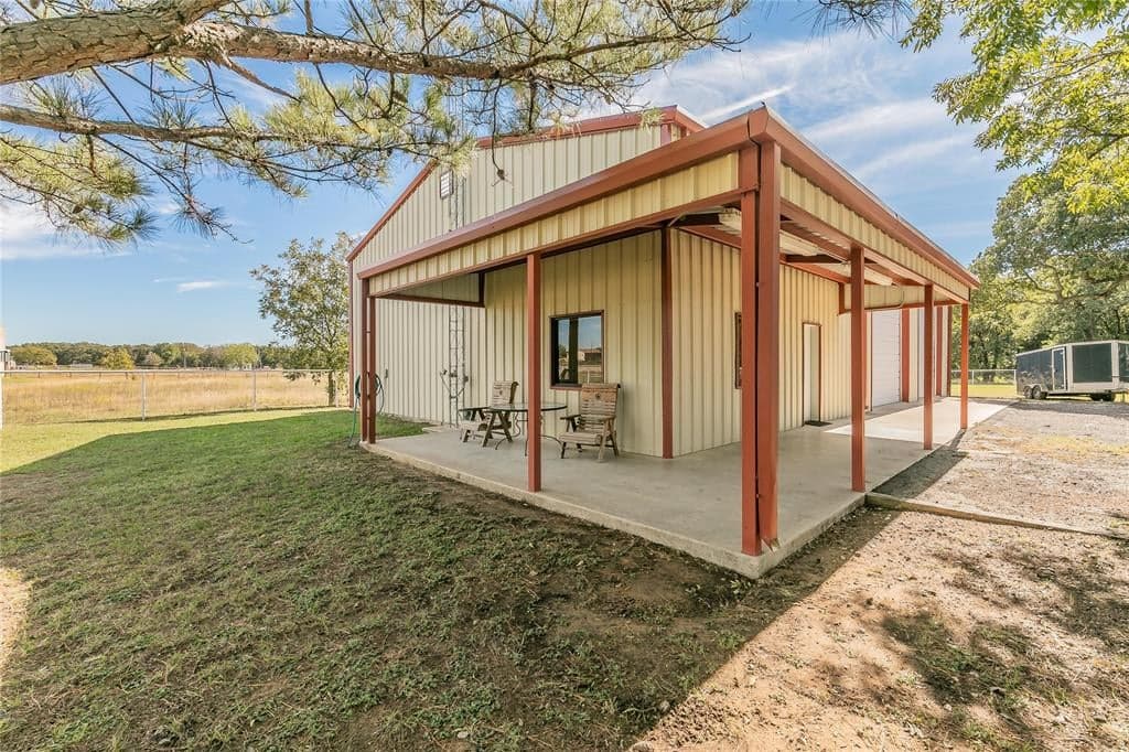 327 County Road 4851