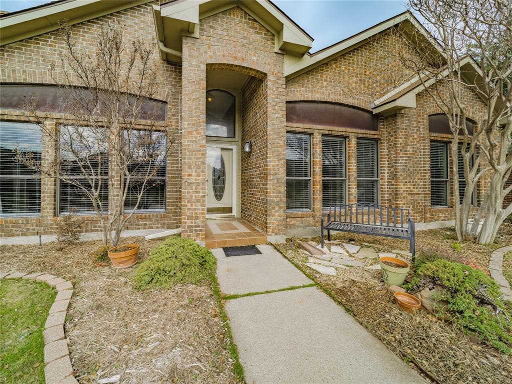 2021 Hearthstone Dr