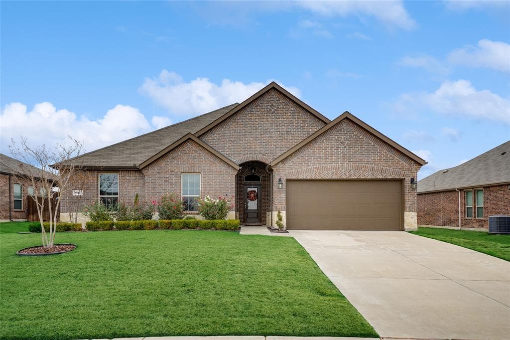 637 Woodridge Dr