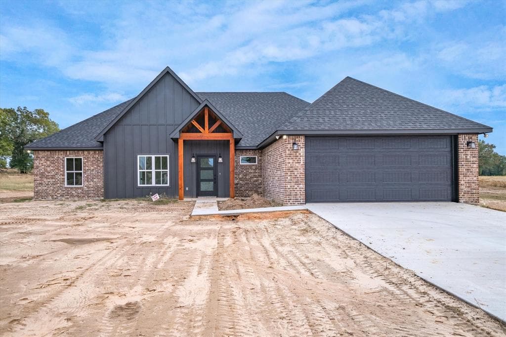 1368 County Road 2230