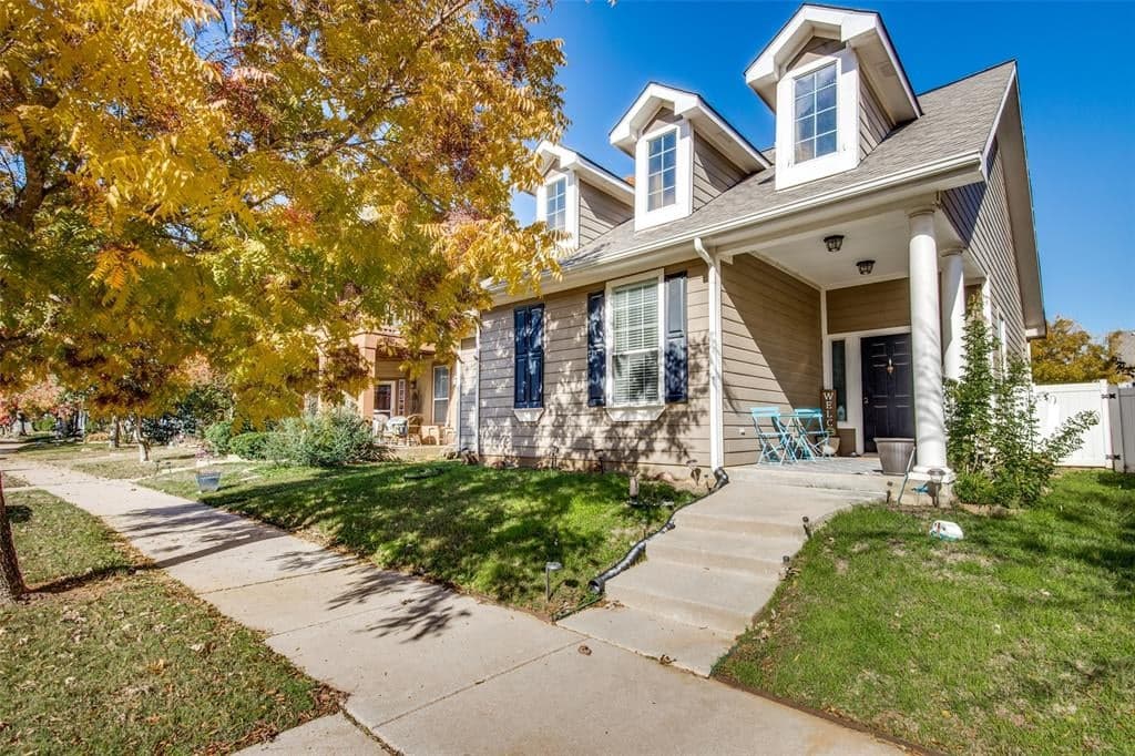 9841 Walnut Hill Dr