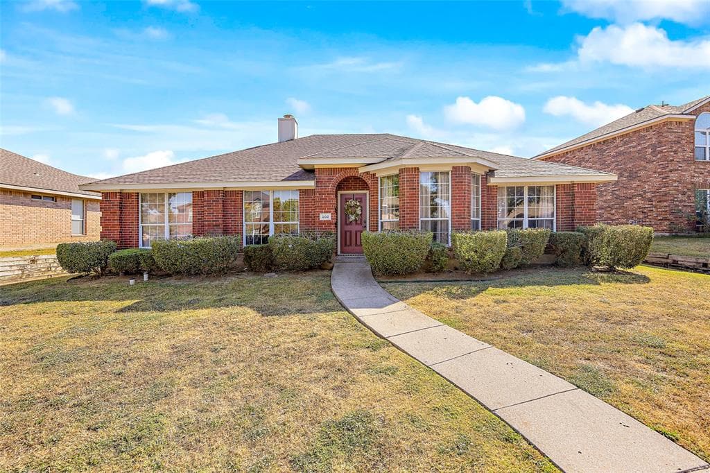 202 Tanglewood Dr
