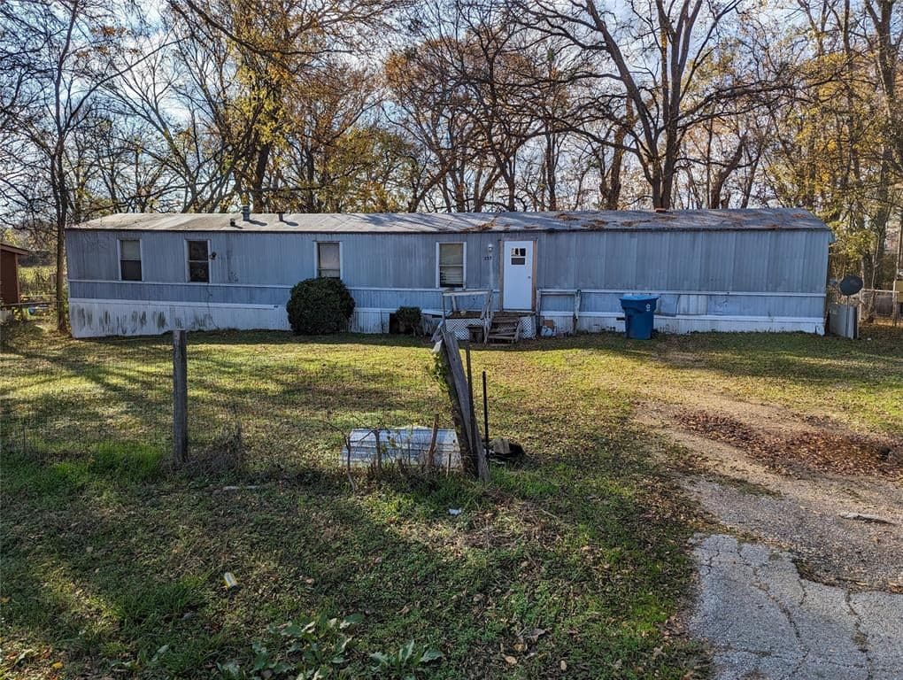 235 Longleaf St