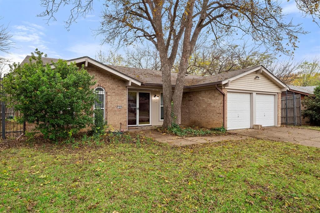 1804 Carla Ave