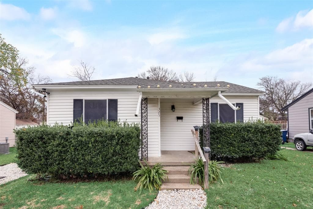 1325 Meadowbrook Dr