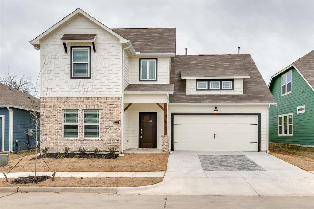2220 Paxton Way