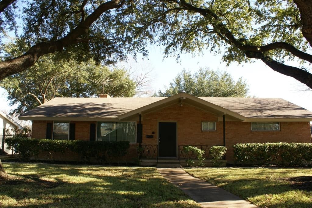 2018 Robin Ln