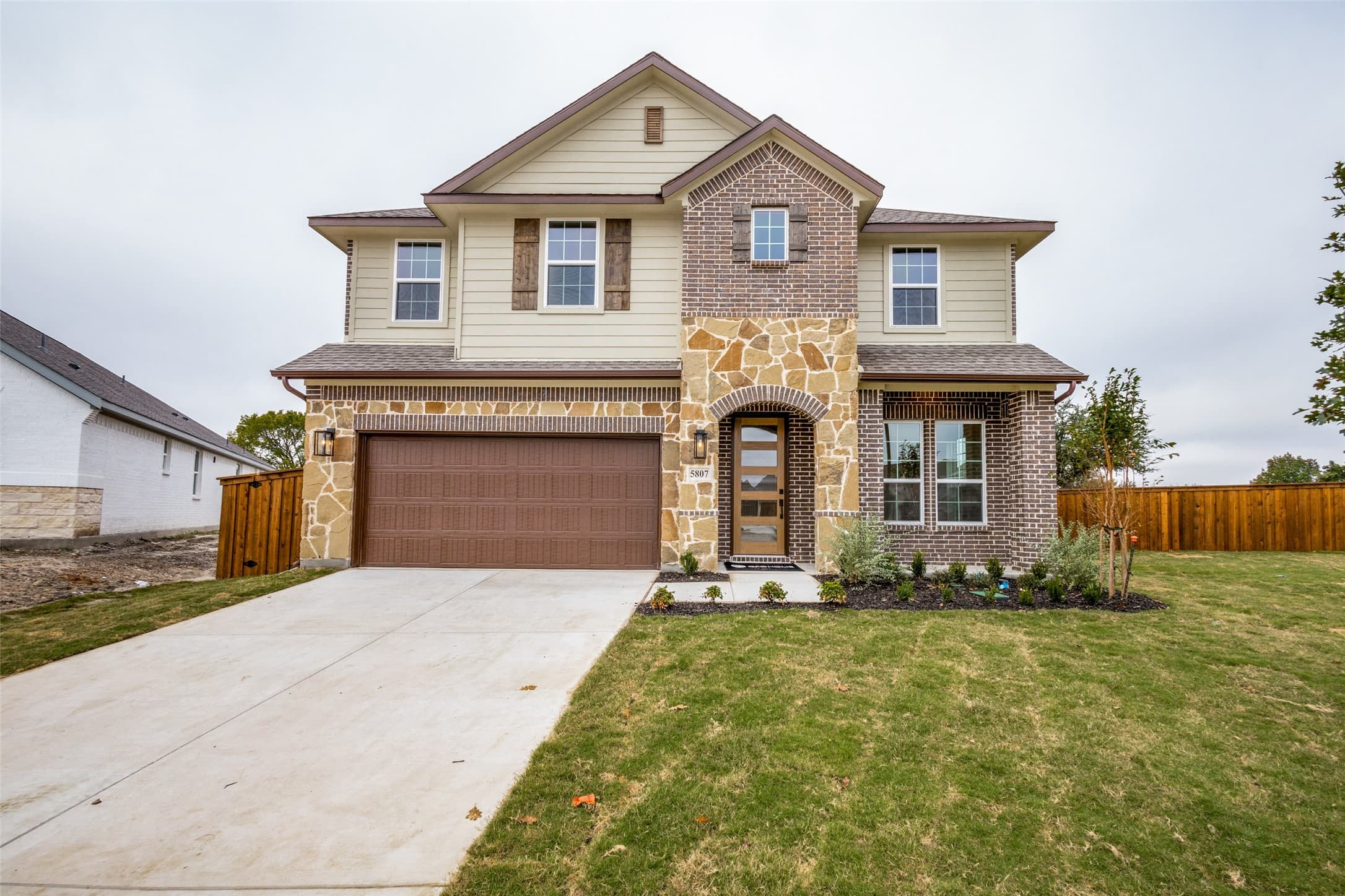 5807 Enclave Dr