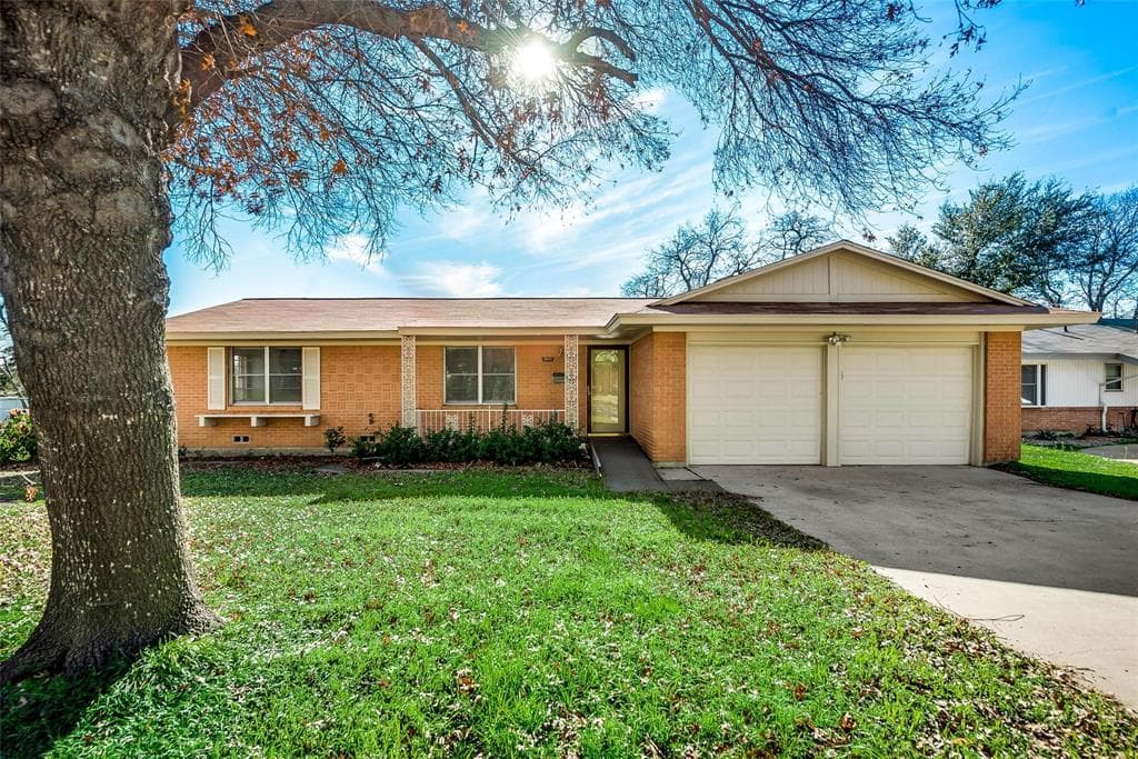 3512 Brandon Ln