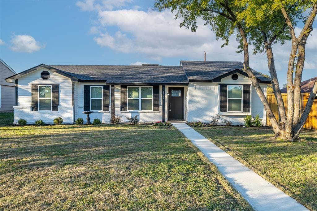 1411 Ross Ln