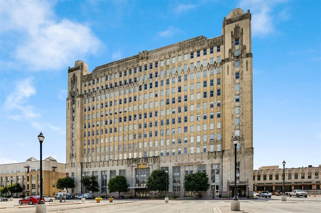 221 W Lancaster Ave Unit 6011